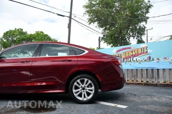 2015 Chrysler 200 Limited - miniatura 8