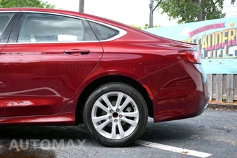 2015 Chrysler 200 Limited - miniatura 9
