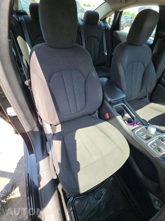 2015 Chrysler 200 Limited – miniatura 15