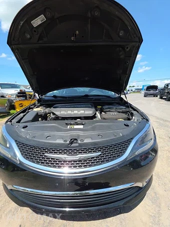 2015 Chrysler 200 Limited – miniatura 26