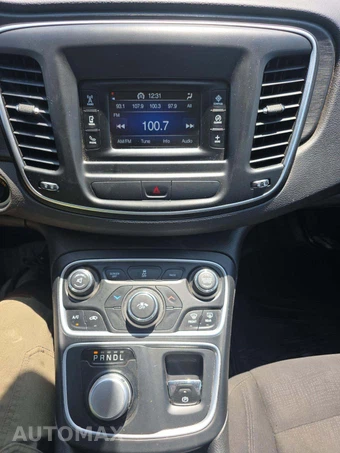 2015 Chrysler 200 Limited – miniatura 7