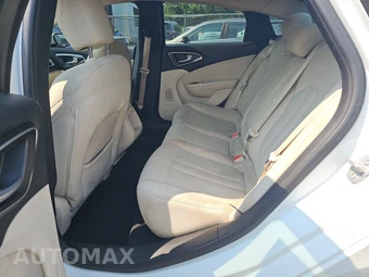 2015 Chrysler 200 Limited – miniatura 13