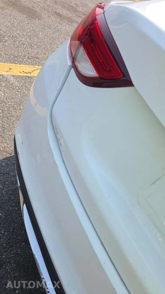 2015 Chrysler 200 Limited – miniatura 28
