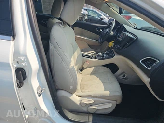 2015 Chrysler 200 Limited – miniatura 8