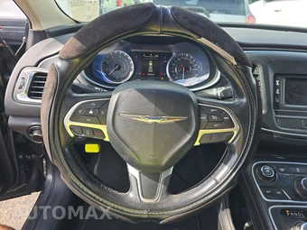 2015 Chrysler 200 Limited – miniatura 10