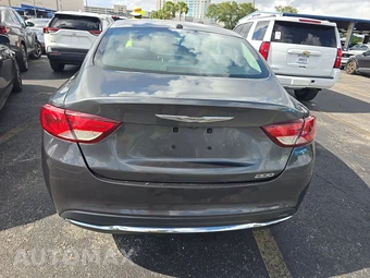 2015 Chrysler 200 Limited – miniatura 5