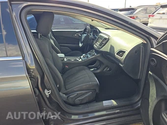 2015 Chrysler 200 Limited – miniatura 8