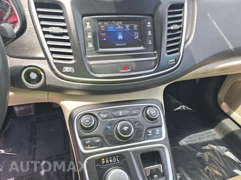 2015 Chrysler 200 Limited – miniatura 10