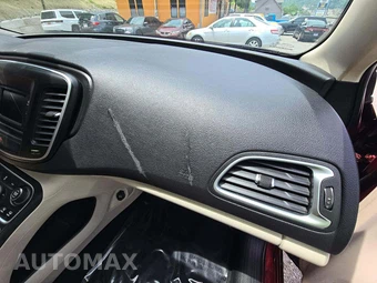 2015 Chrysler 200 Limited – miniatura 19