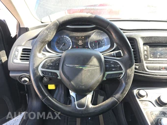 2015 Chrysler 200 Limited – miniatura 10