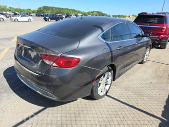 2015 Chrysler 200 Limited – miniatura 4