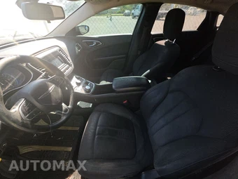 2015 Chrysler 200 Limited – miniatura 7