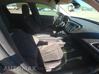 2015 Chrysler 200 Limited – miniatura 8