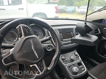 2015 Chrysler 200 Limited – miniatura 11