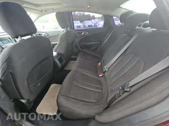 2015 Chrysler 200 Limited – miniatura 13