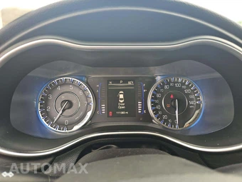 2015 Chrysler 200 Limited – miniatura 9