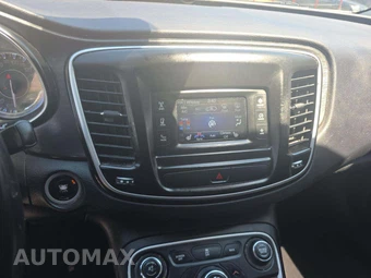 2015 Chrysler 200 Limited – miniatura 6