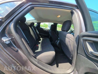 2015 Chrysler 200 Limited - miniatura 13