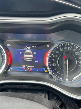 2015 Chrysler 200C – miniatura 14