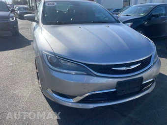 2015 Chrysler 200C – miniatura 2