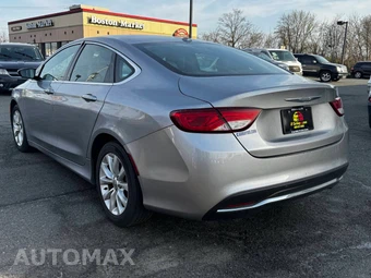 2015 Chrysler 200C – miniatura 25