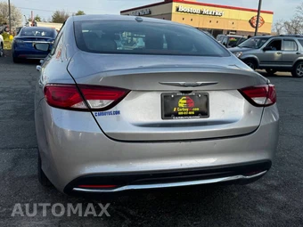 2015 Chrysler 200C – miniatura 27