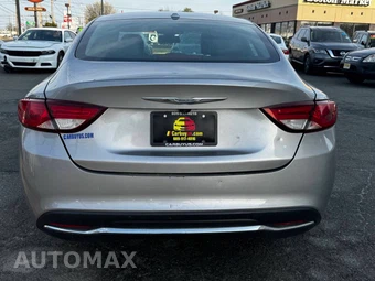 2015 Chrysler 200C – miniatura 28