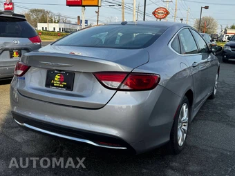 2015 Chrysler 200C – miniatura 29