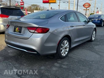 2015 Chrysler 200C – miniatura 32