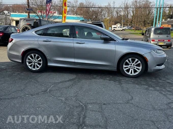 2015 Chrysler 200C – miniatura 33