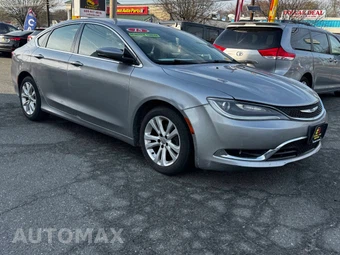 2015 Chrysler 200C – miniatura 37