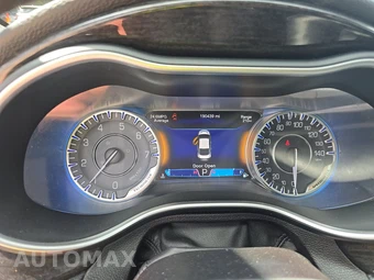 2015 Chrysler 200C - miniatura 12