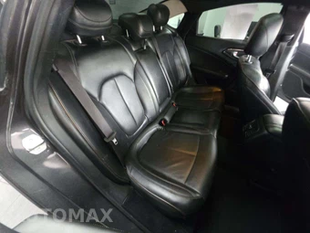 2015 Chrysler 200C – miniatura 16