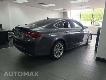 2015 Chrysler 200C – miniatura 3