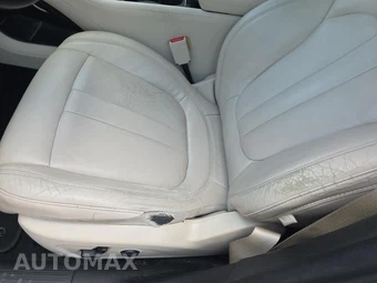 2015 Chrysler 200C – miniatura 22