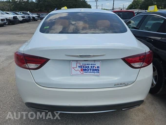 2015 Chrysler 200C – miniatura 5