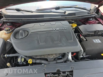 2015 Chrysler 200C - miniatura 15