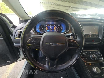 2015 Chrysler 200C – miniatura 10