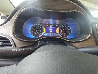 2015 Chrysler 200C – miniatura 12