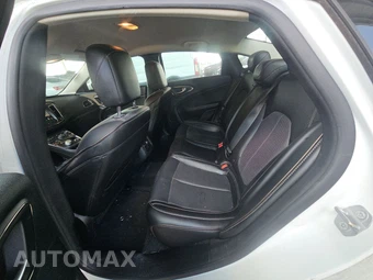 2015 Chrysler 200C – miniatura 13