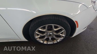 2015 Chrysler 200C – miniatura 25
