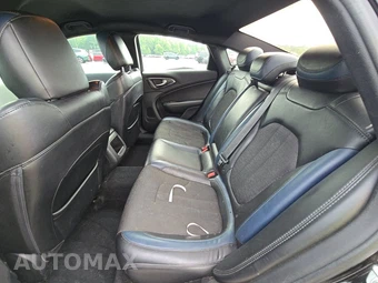 2015 Chrysler 200S – miniatura 13