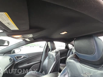 2015 Chrysler 200S – miniatura 17