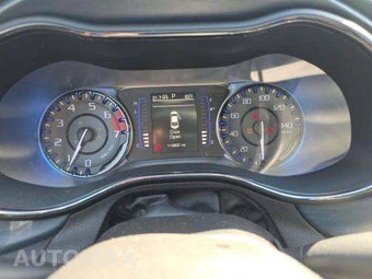 2015 Chrysler 200S – miniatura 10