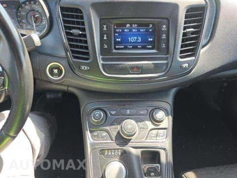 2015 Chrysler 200S – miniatura 11