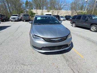 2015 Chrysler 200S – miniatura 2