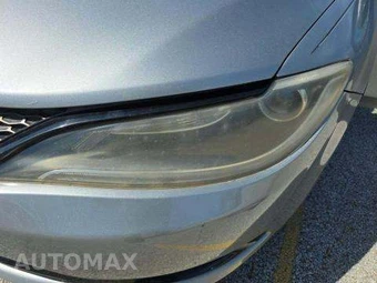 2015 Chrysler 200S – miniatura 26
