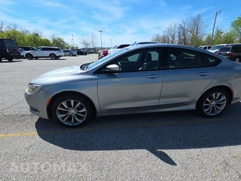 2015 Chrysler 200S – miniatura 3