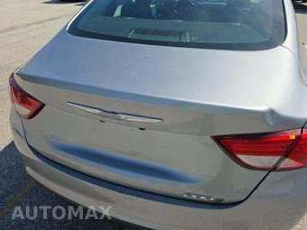 2015 Chrysler 200S – miniatura 31