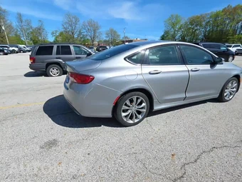 2015 Chrysler 200S – miniatura 5